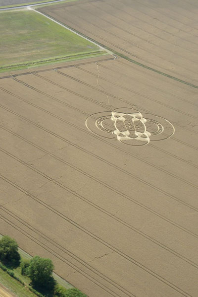 East Field, Alton Priors crop circle